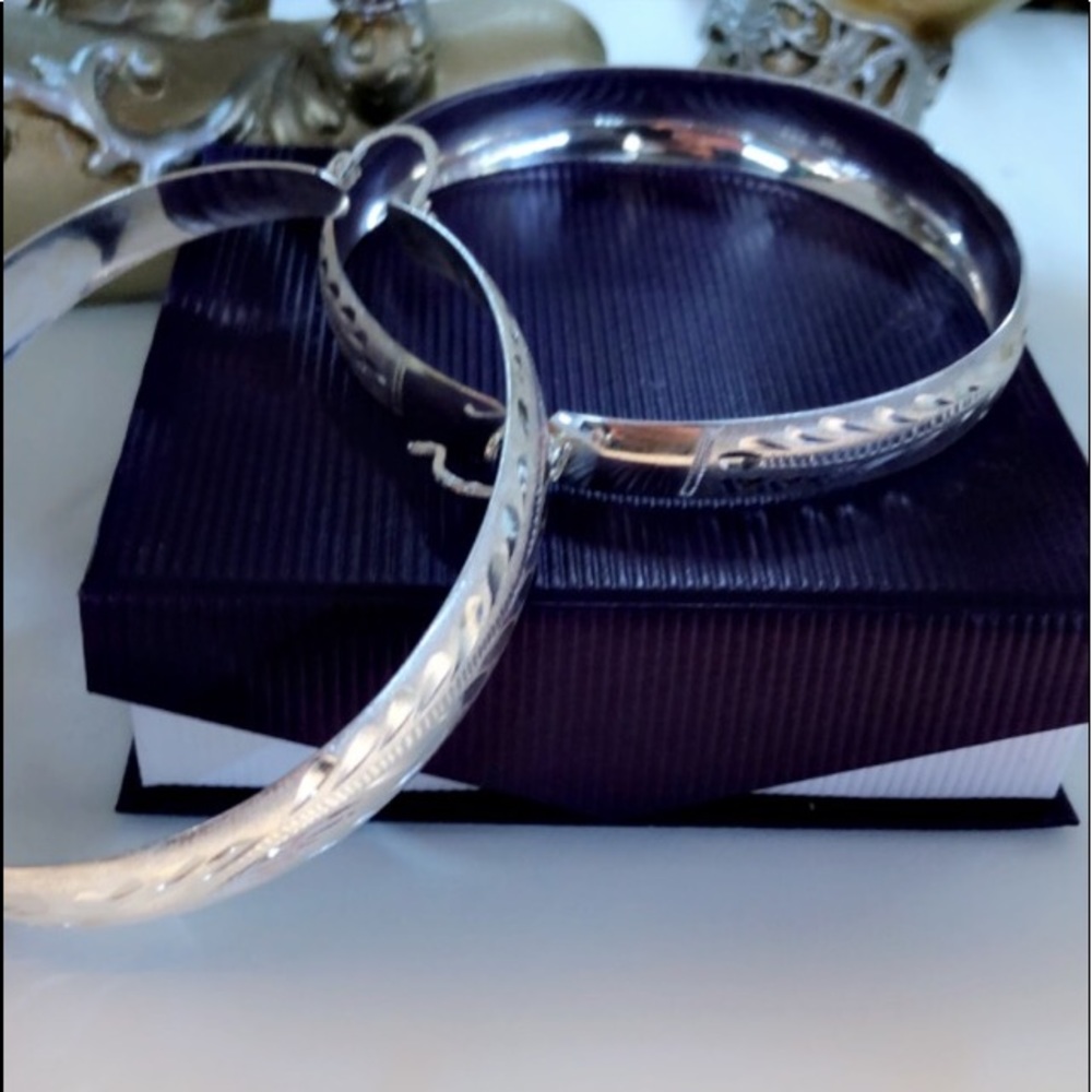 Silver hand made earrings